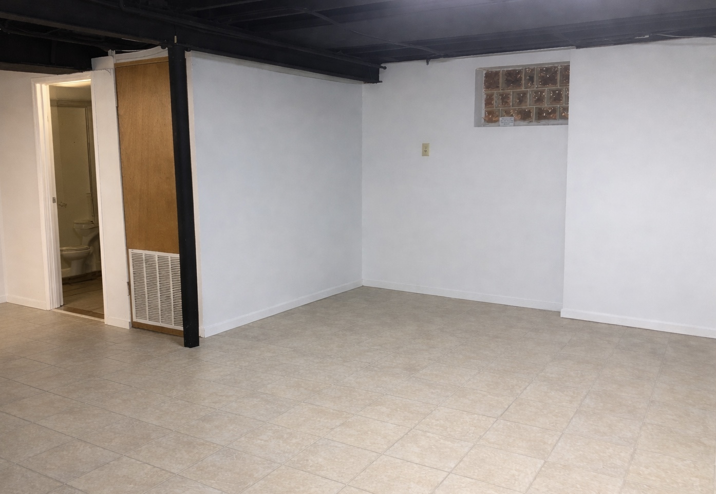 9044 South Merrill Avenue Chicago, IL 60617 - Photo 36 of 46 a view of an empty room