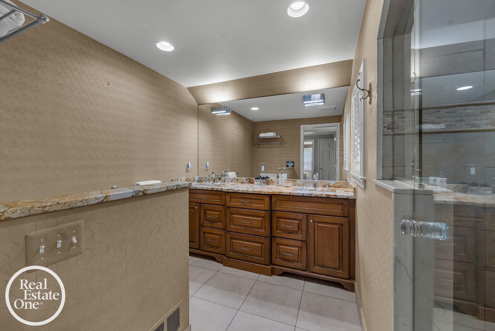 90 Colonial Road Grosse Pointe, MI 48236 - Photo 35 of 49 50213312-2be3b6a8-b84c-48ad-bf86-41a1b0db9745.JPG