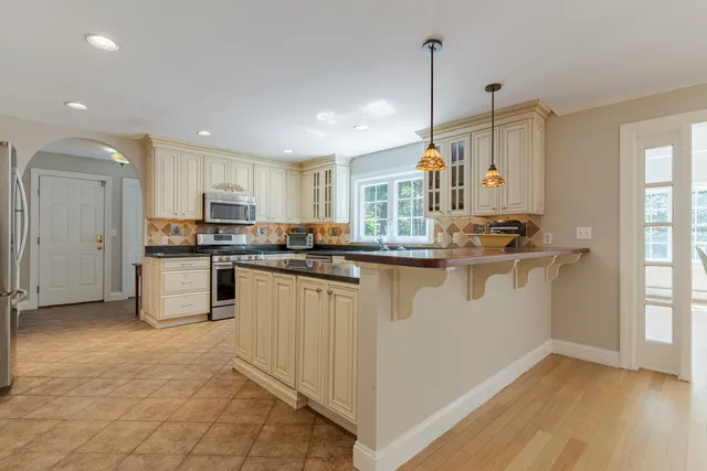 $1,250,000 | 37 Gale Road, Hampton, NH 03842