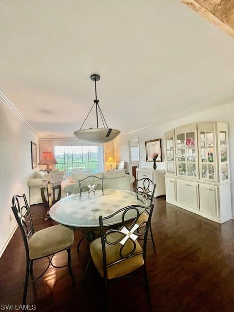 37 High Point Circle East, Unit 209 Naples, FL 34103 - Photo 3 of 28