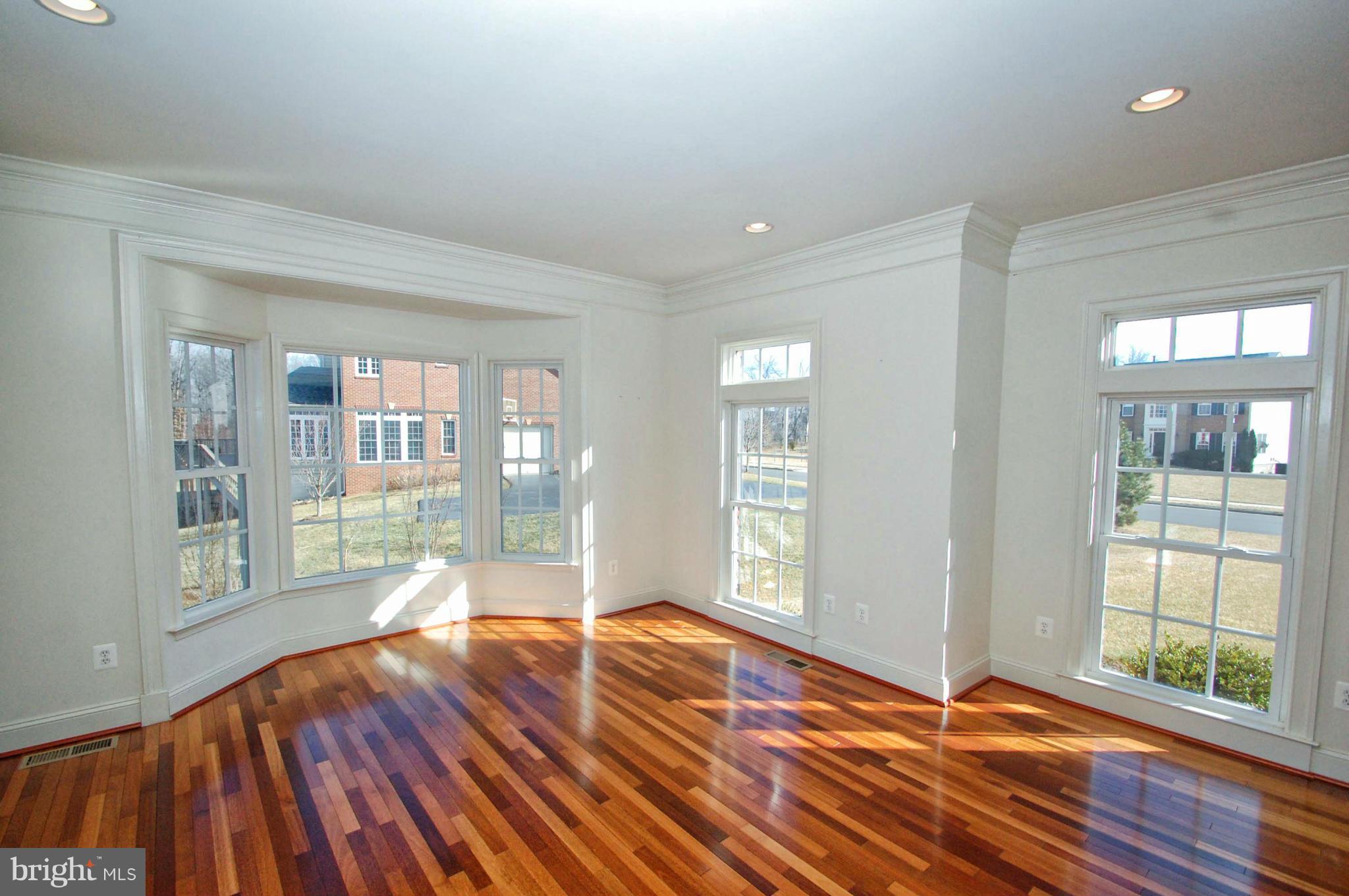 4618 Spring Run Road Warrenton, VA 20187 - Photo 13 of 30 Living Room