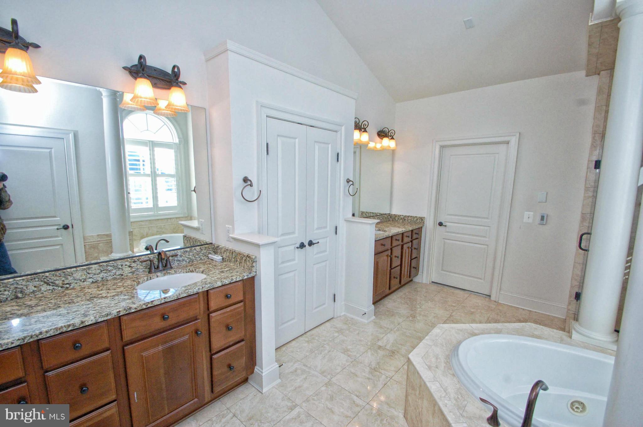 4618 Spring Run Road Warrenton, VA 20187 - Photo 24 of 30 Bath (Master)