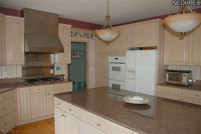 27289 Belgrave Road Cleveland, OH 44124 - Photo 11 of 25