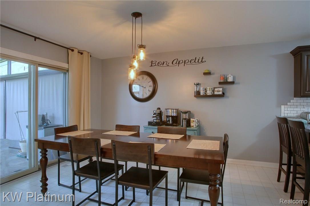 51955 Lillian Road New Baltimore, MI 48047 - Photo 12 of 33 Breakfast Nook.jpg