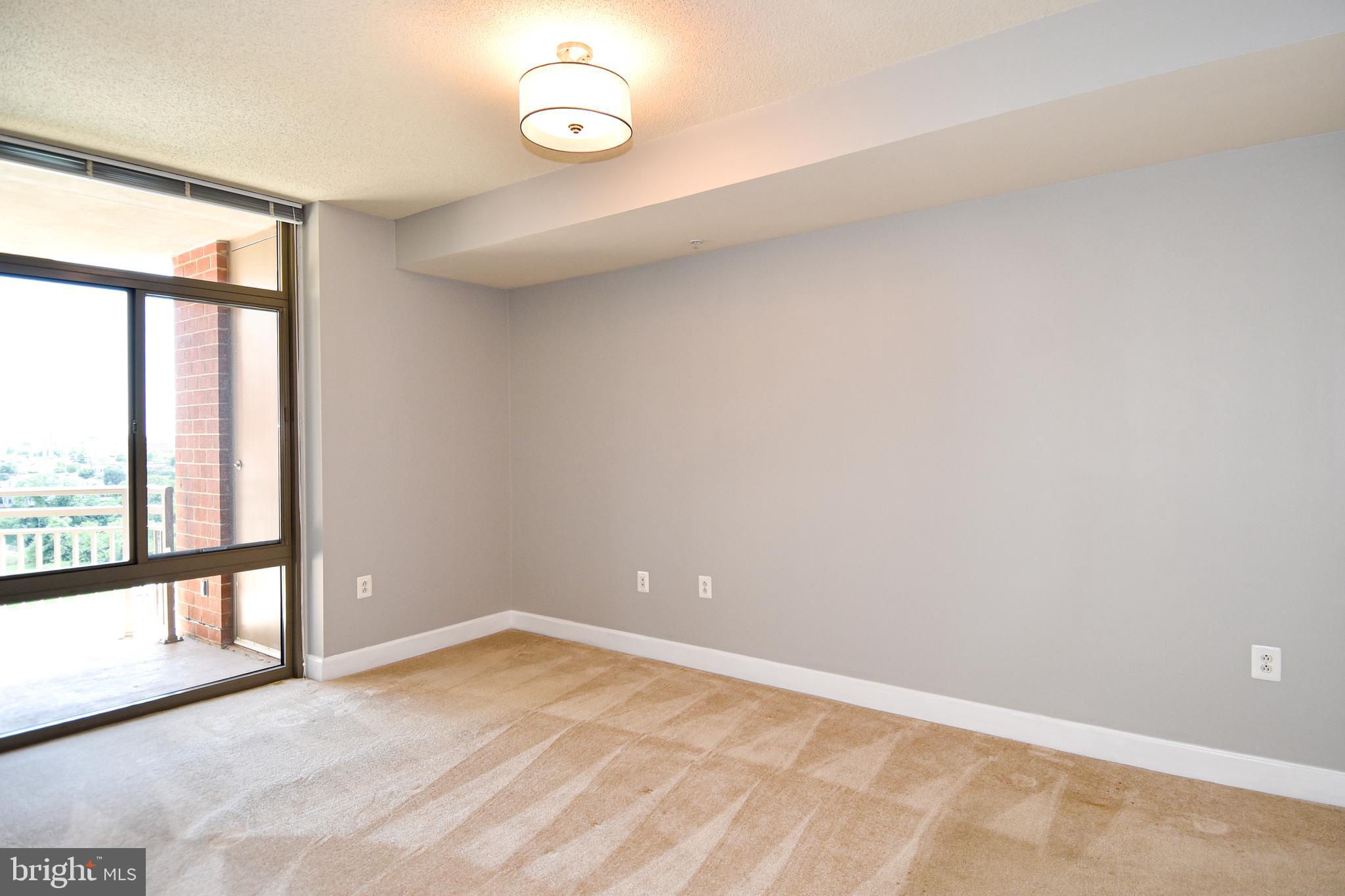 3650 South Glebe Road, Unit 662 Arlington, VA 22202 - Photo 18 of 63 an empty room with a large window
