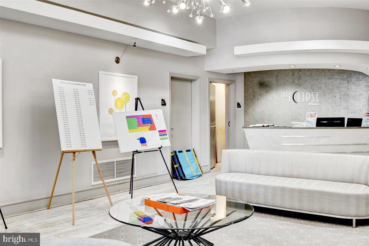 3650 South Glebe Road, Unit 662 Arlington, VA 22202 - Photo 43 of 63 a living room with furniture and a couch