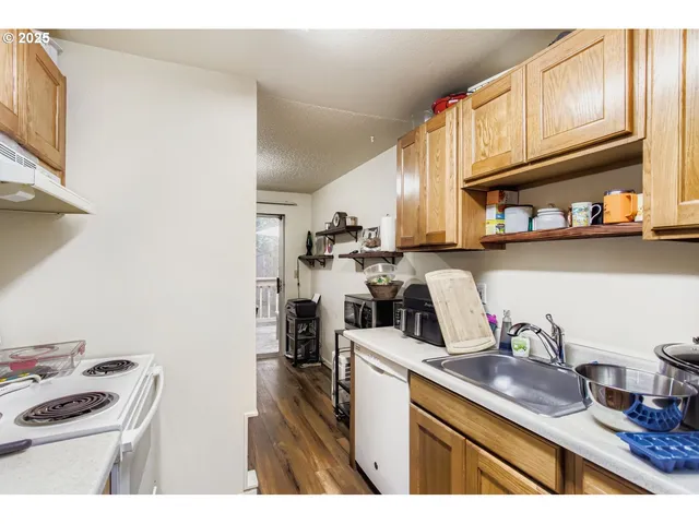 $585,000 | 19787 Southwest 67th Avenue, Tualatin, OR 97062