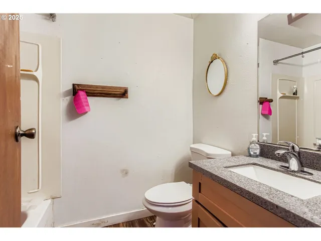 $585,000 | 19787 Southwest 67th Avenue, Tualatin, OR 97062