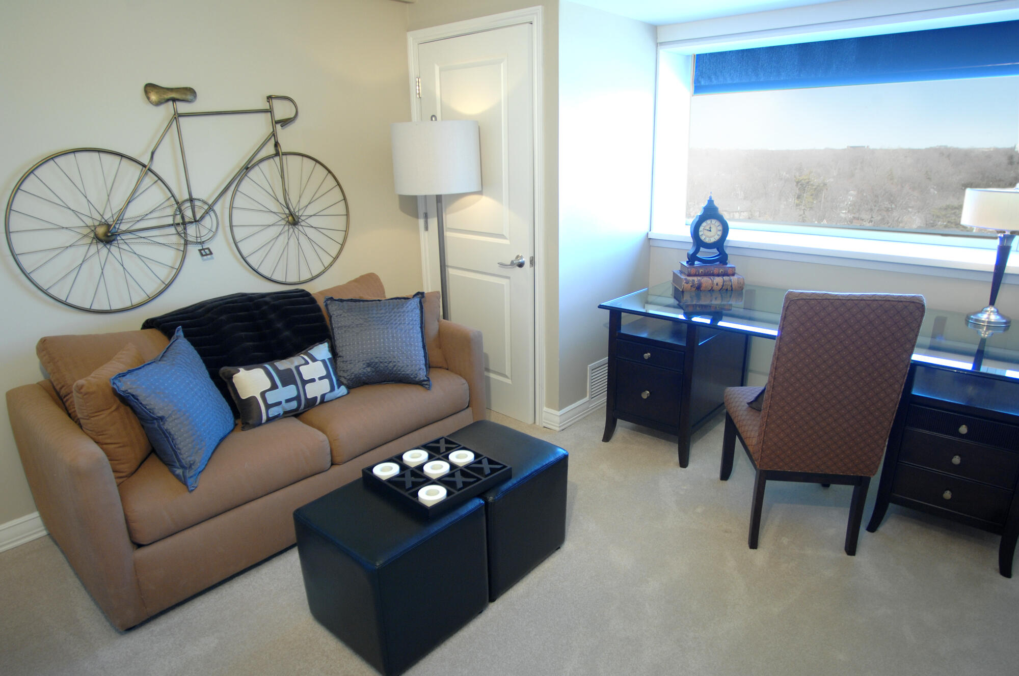 555 South Old Woodward Avenue, Unit 1508 Birmingham, MI 48009 - Photo 7 of 15 10. GUEST ROOM OFFICE