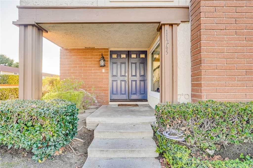 11265 Knott Avenue Cypress, CA 90630 - Photo 4 of 43