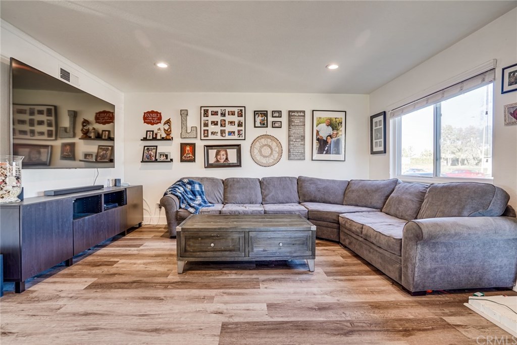 11265 Knott Avenue Cypress, CA 90630 - Photo 6 of 43