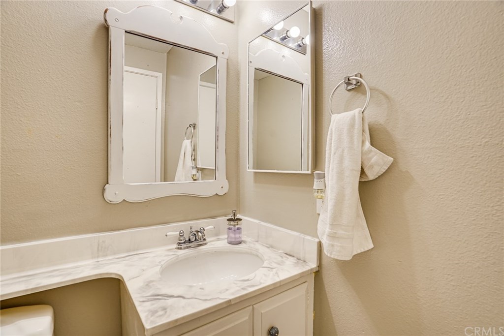 11265 Knott Avenue Cypress, CA 90630 - Photo 10 of 43