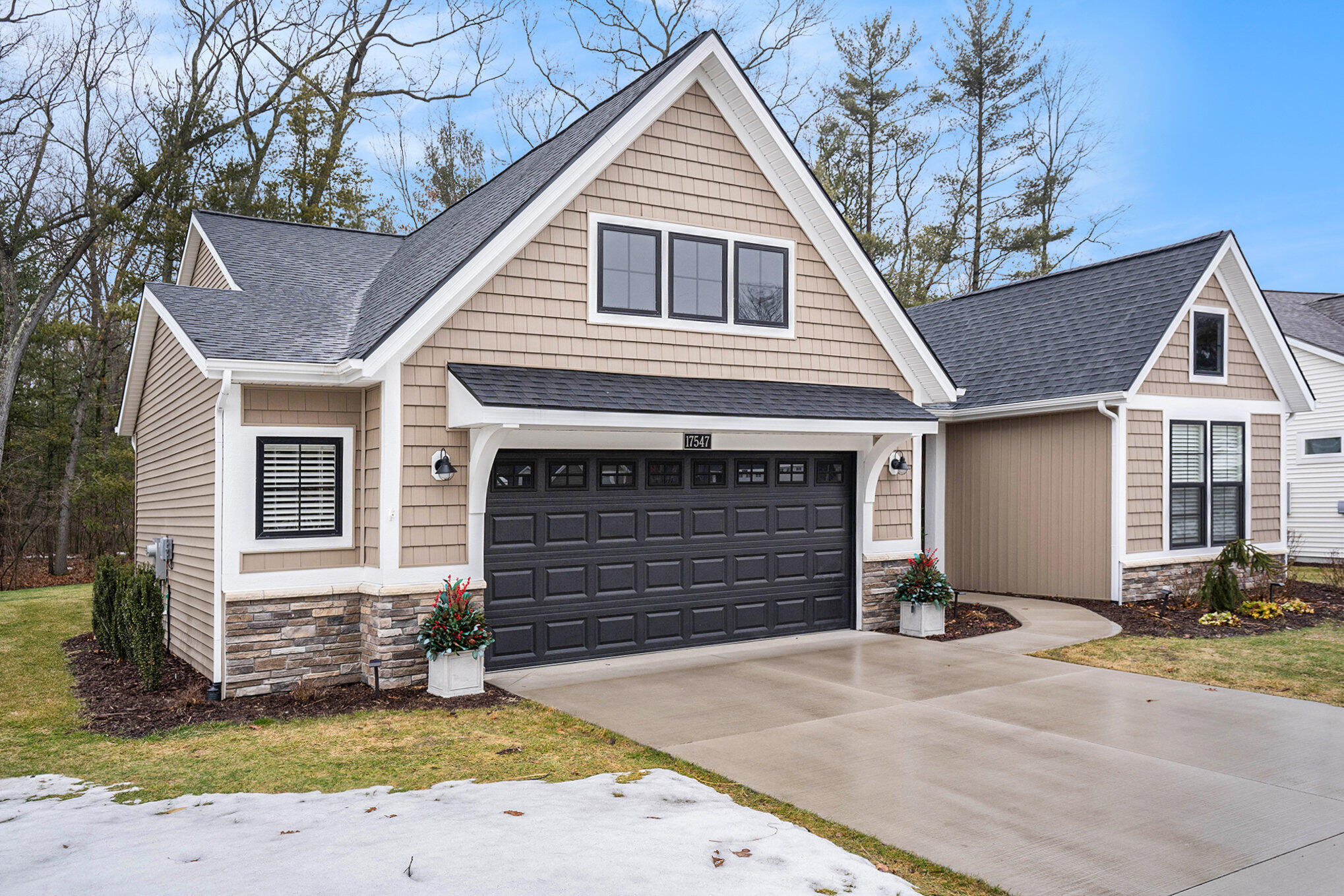 17547 Winged Foot Court Spring Lake, MI 49456 - Photo 3 of 27 002_dsc03810_41