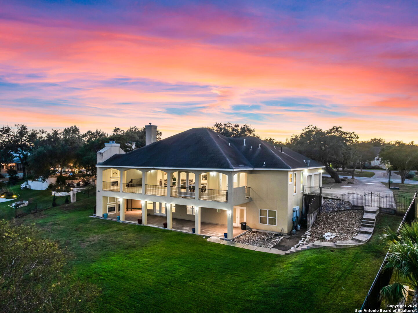 a view of a house with a big yard