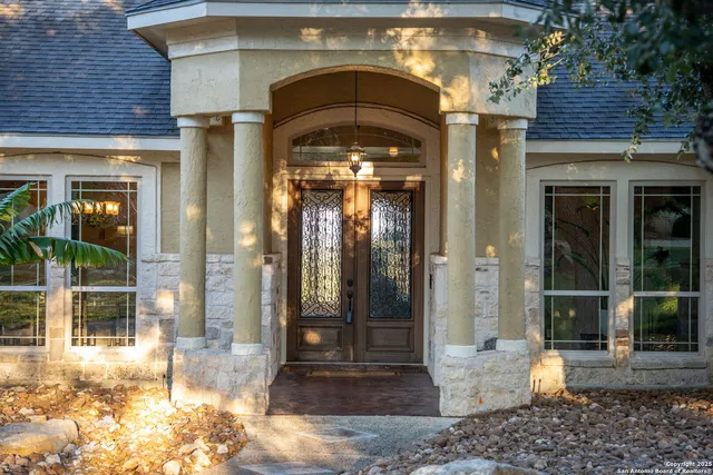 a view of an entryway