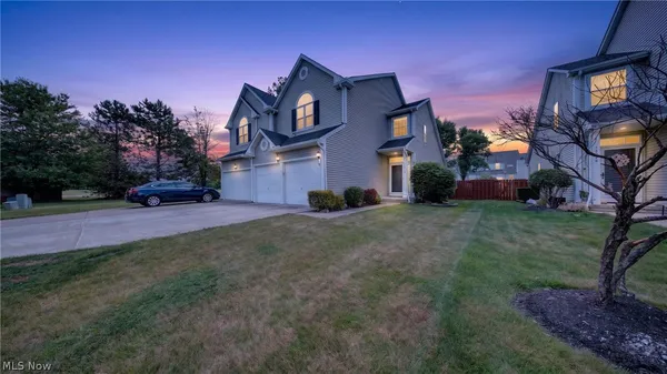 $260,000 | 23215 Chandlers Lane, Olmsted Falls, OH 44138