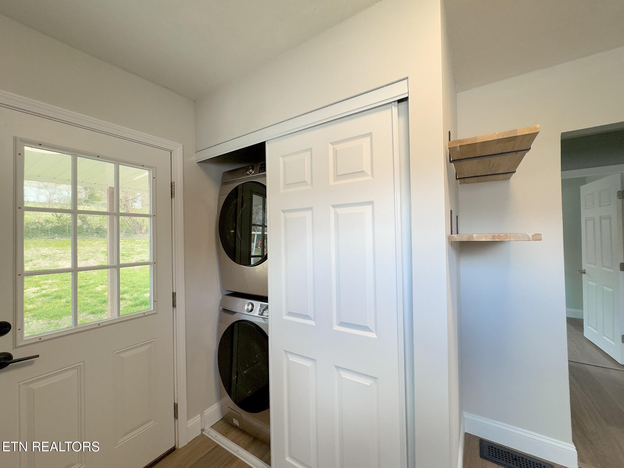 150 Connor Street Jacksboro, TN 37757 - Photo 9 of 22 a utility room with dryer and washer