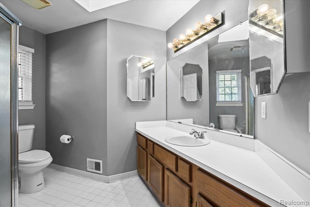 29485 Beau Ridge Farmington Hills, MI 48331 - Photo 18 of 33