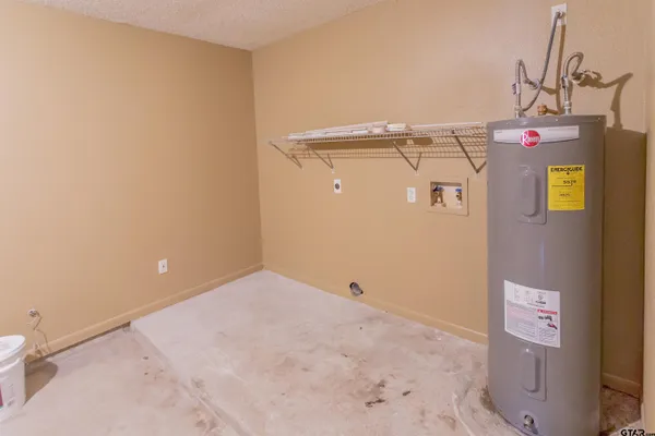 a view of utility room