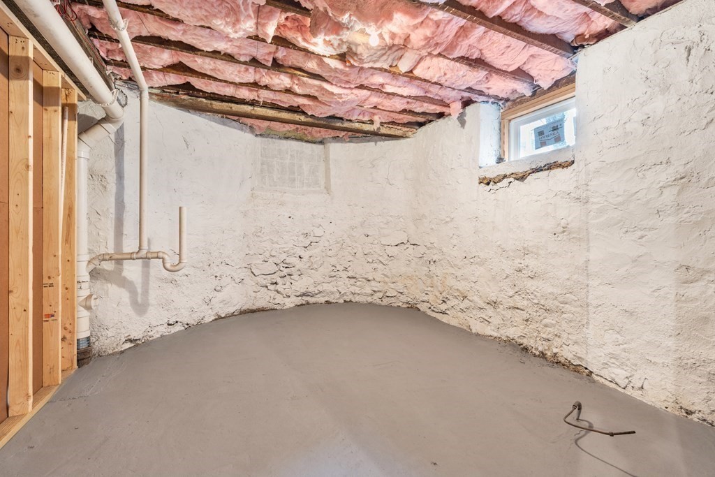 87 Parkton Road, Unit 2 Boston, MA 02130 - Photo 30 of 37 a view of an empty room