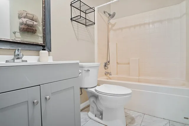 $1,800 | 3030 Twin Creek Drive, Corpus Christi, TX 78414