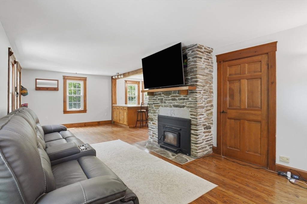 55 Century Farm Road Sutton, MA 01590 - Photo 5 of 28
