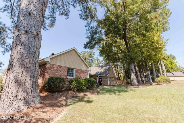 $341,500 | 48 Sandlewood Drive, Brandon, MS 39042