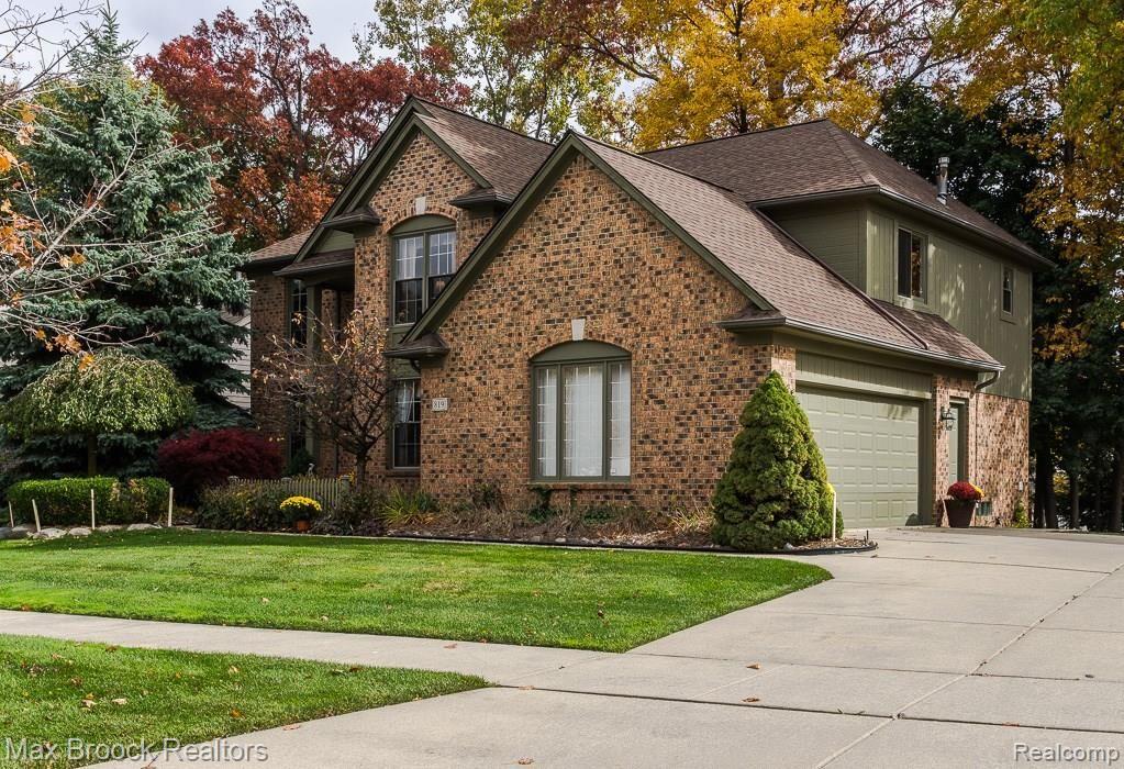 819 Rambling Drive Rochester Hills, MI 48307 - Photo 2 of 32