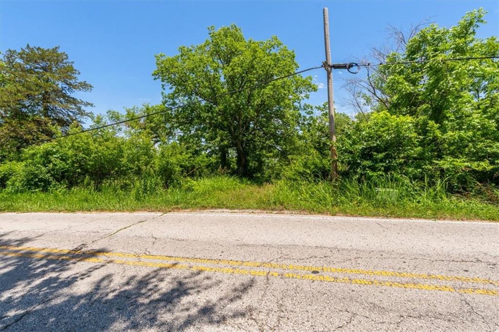 22112 East Eureka Road Independence, MO 64057 - Photo 2 of 18