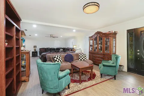 $430,000 | 42189 Highway 621, Gonzales, LA 70737