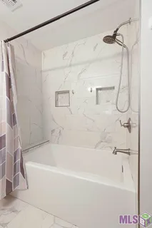 $430,000 | 42189 Highway 621, Gonzales, LA 70737