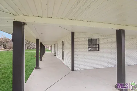 $430,000 | 42189 Highway 621, Gonzales, LA 70737