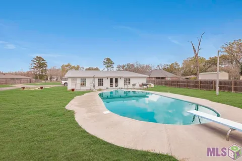 $430,000 | 42189 Highway 621, Gonzales, LA 70737