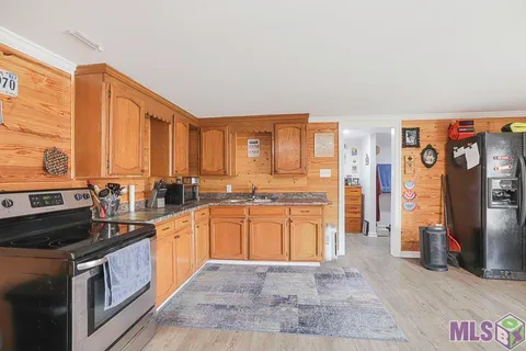 $430,000 | 42189 Highway 621, Gonzales, LA 70737