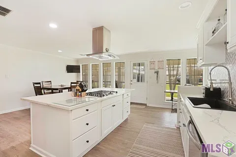 $430,000 | 42189 Highway 621, Gonzales, LA 70737