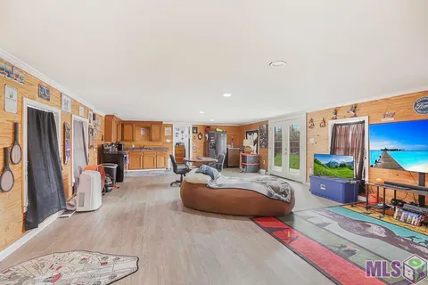 $430,000 | 42189 Highway 621, Gonzales, LA 70737