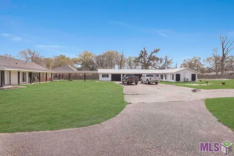 $430,000 | 42189 Highway 621, Gonzales, LA 70737