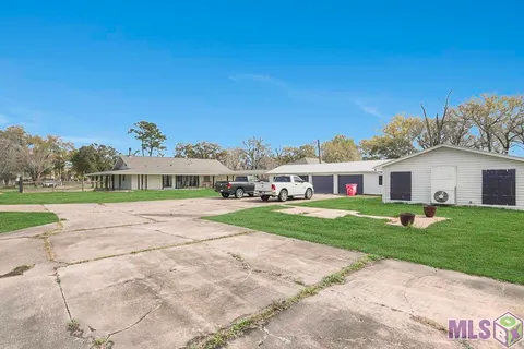$430,000 | 42189 Highway 621, Gonzales, LA 70737