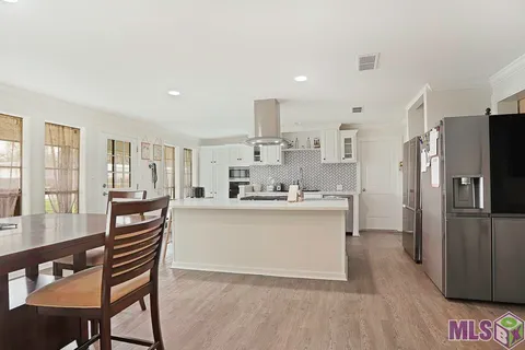 $430,000 | 42189 Highway 621, Gonzales, LA 70737