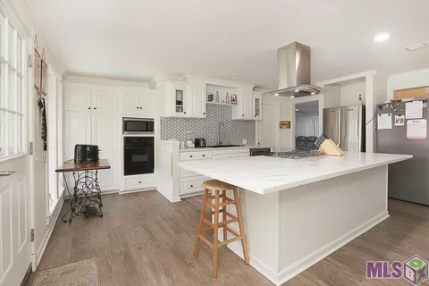 $430,000 | 42189 Highway 621, Gonzales, LA 70737