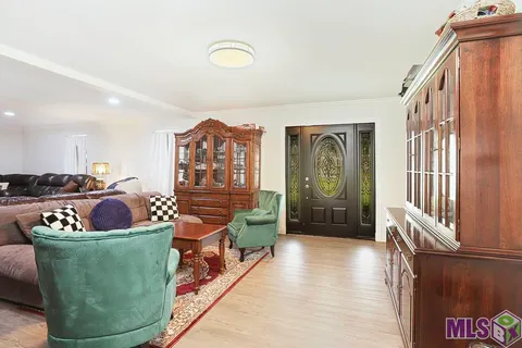 $430,000 | 42189 Highway 621, Gonzales, LA 70737