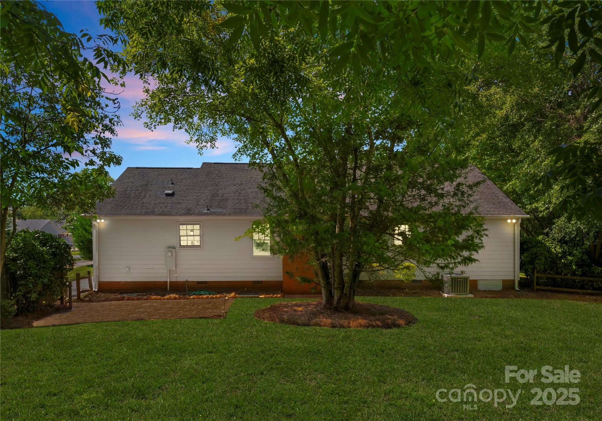 6101 Powder Horn Road Charlotte, NC 28212 - Photo 23 of 27 front view of a house with a tree