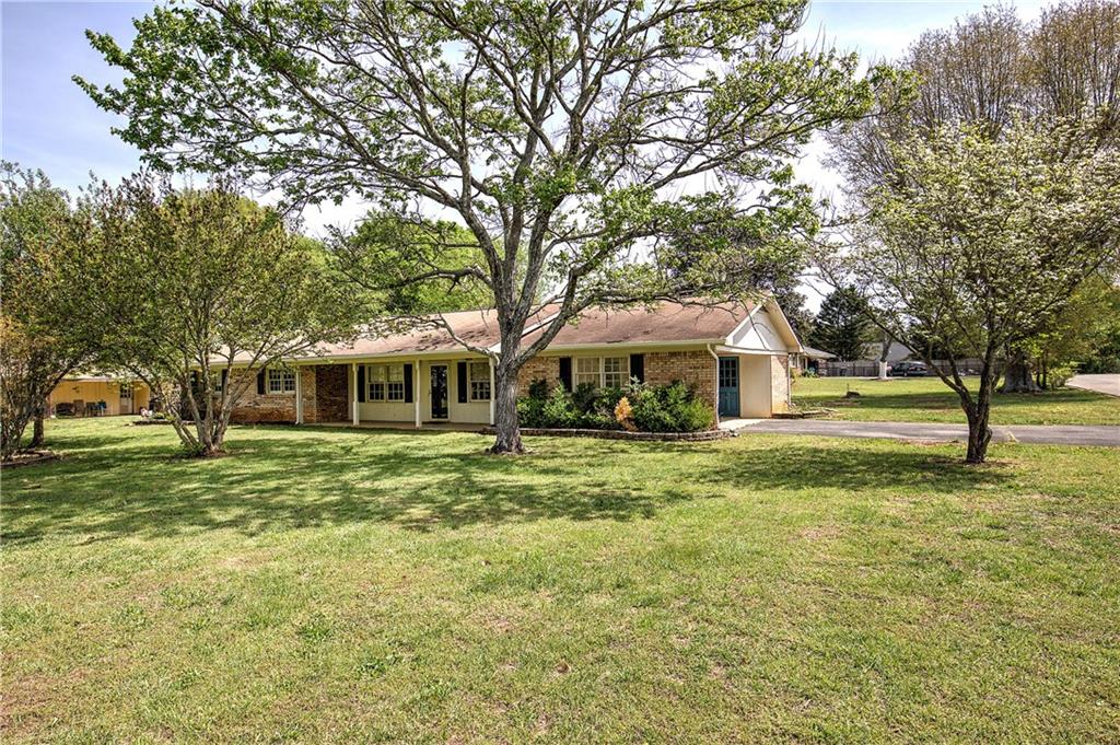 106 Tulip Way Calhoun, GA 30701 - Photo 1 of 44