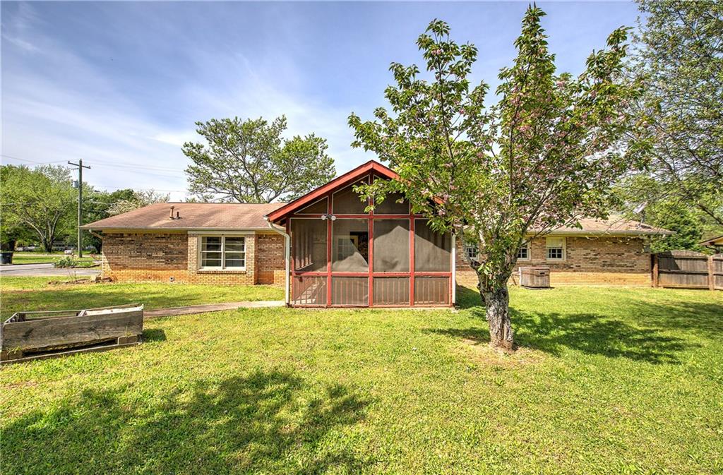 106 Tulip Way Calhoun, GA 30701 - Photo 12 of 44