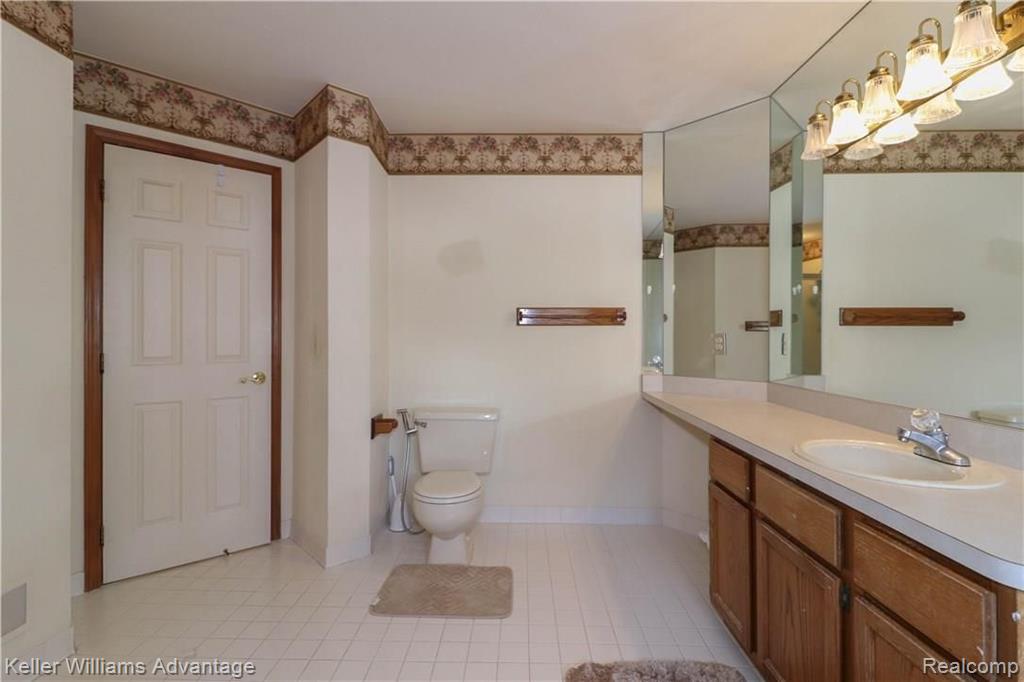 29643 English Way Novi, MI 48377 - Photo 15 of 32