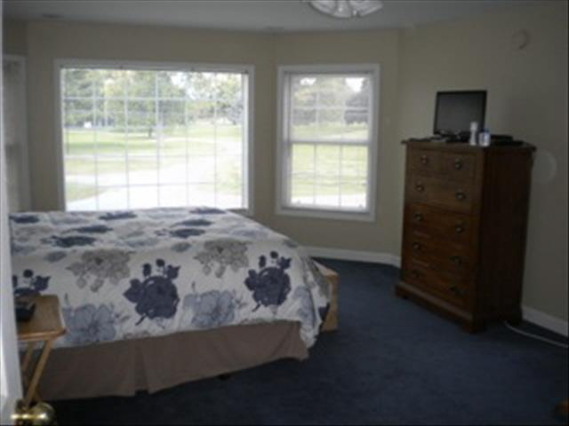 606 Cole Road Monroe, MI 48162 - Photo 9 of 11 20376484-8.JPG
