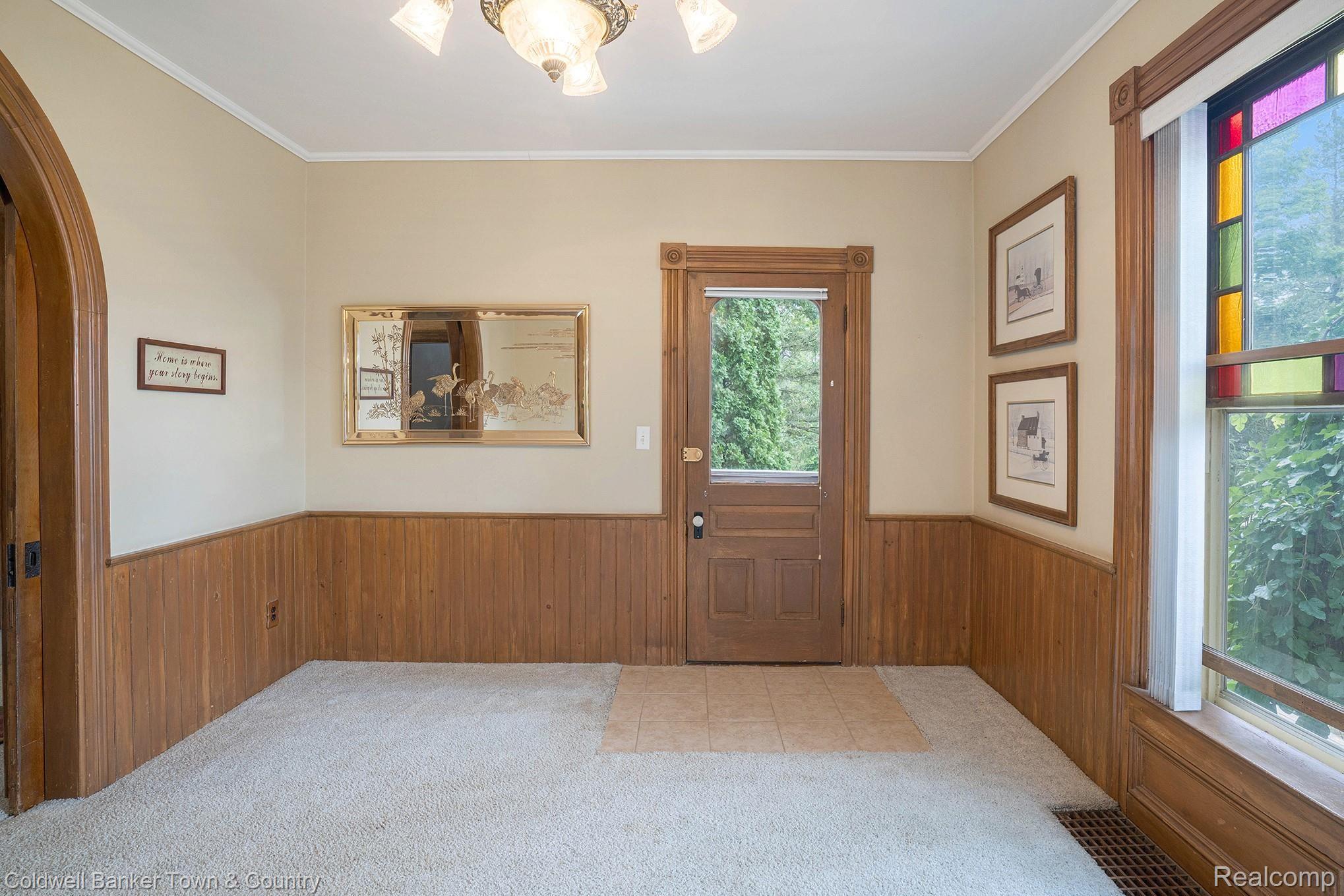 13845 Lone Tree Road Milford, MI 48380 - Photo 6 of 27 Dining Room