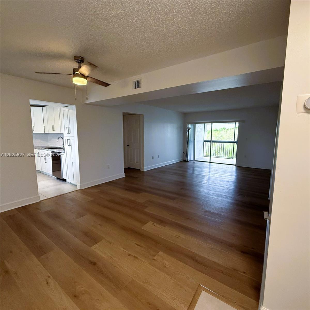 731 North Pine Island Road, Unit 401 Plantation, FL 33324 - Photo 4 of 30