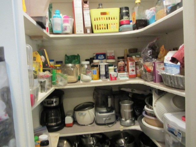 93 Deerfield Road Huntsville, TX 77340 - Photo 12 of 24 Walk-in pantry