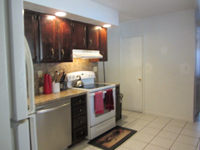 93 Deerfield Road Huntsville, TX 77340 - Photo 14 of 24 Kitchen